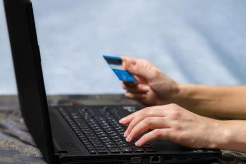 Smart phone and computer for on line payment Foto stock