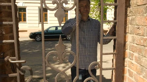 Smart phone man calling on mobile phone in city. Stock Footage 63148909