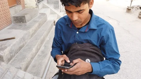 Smart phone mobile usage in India Vídeo Stock 112926730