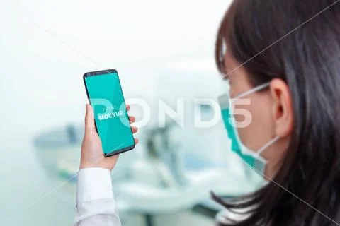 Smart phone mockup in hospital laboratory concept PSD-Vorlage
