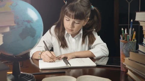 Smart Schoolgirl Studying Process Видео 75403176
