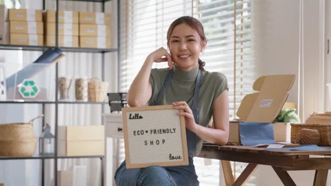 Smart SME go green digital startup and eco friendly net zero shop. 스톡 동영상 229839741