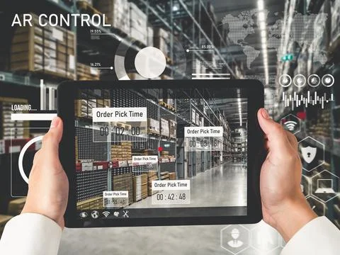 Smart warehouse management system using augmented reality technology Foto stock