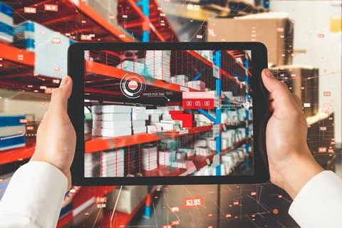 Smart warehouse management system using augmented reality technology Foto stock