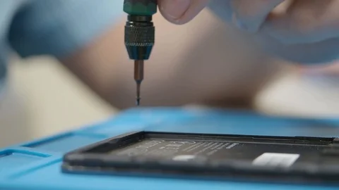 Smartphone assembling in repair shop 動画素材 113675536