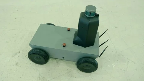 A smartphone-controlled, internet-enabled wheeled vehicle with all-round cameras 库存影片 330896129