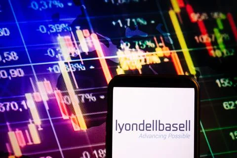 Smartphone displaying logo of LyondellBasell Stock Photos