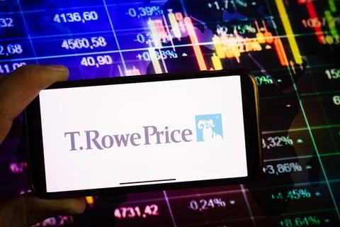 Smartphone displaying logo of T. Rowe Price Stock Photos