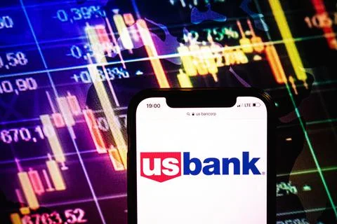 Smartphone displaying logo of US Bancorp company Stock Photos