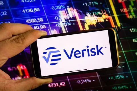 Smartphone displaying logo of Verisk Analytics Stock Photos