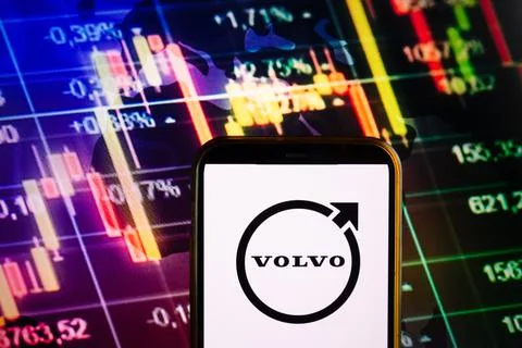 Smartphone displaying logo of Volvo Group Stock Photos