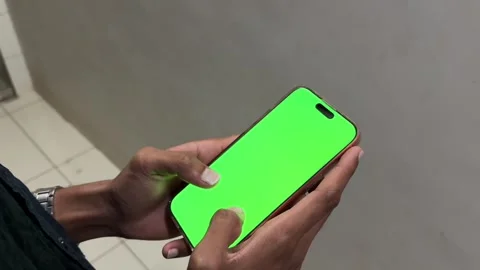 Smartphone green screen interface for video editing and tracking Stock Footage 331065057