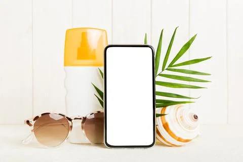 Smartphone mock up template with summer objects. Perspective view with copy.. Foto stock