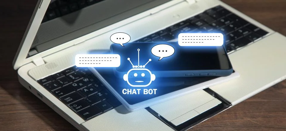 Smartphone, tablet, laptop computer with Chat Bot application for online in.. Foto stock