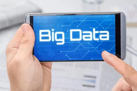 Smartphone with the text Big Data on the display Smartphone with the text ... 库存照片