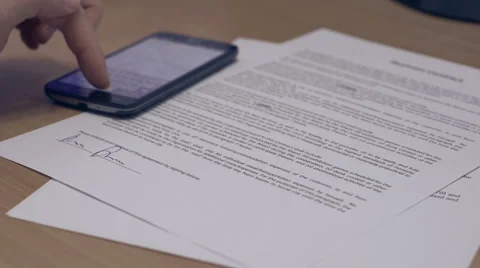 Smartphone Typing &amp; Scrolling 스톡 동영상 43342713