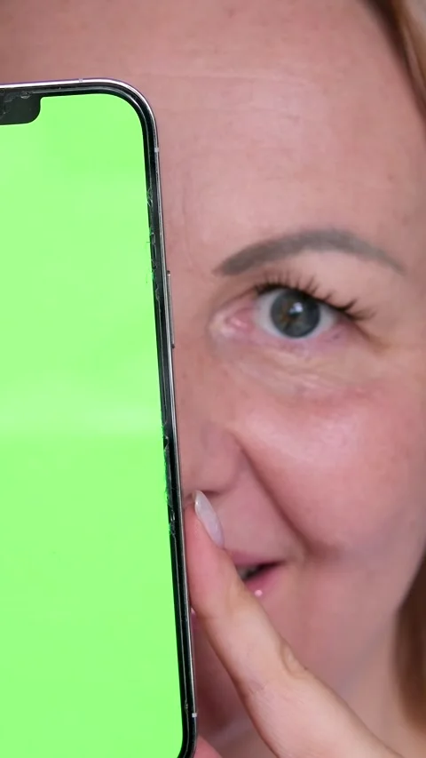 Smartphone user looking green screen display at office desk close up Vídeo Stock 302066219