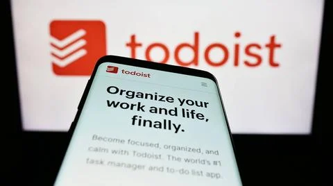  Smartphone with website of US task management company Todoist (Doist Inc.... 스톡 사진