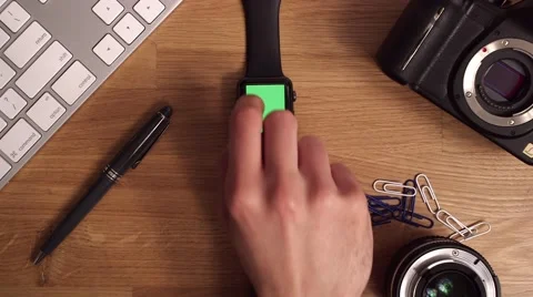 Smartwatch,greenscreen, table Видео 63391552