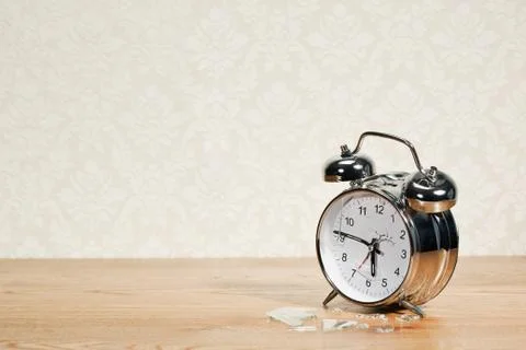 Smashed alarm clock Foto stock