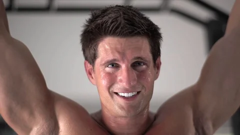 SMILE PULL UP 動画素材 128557505