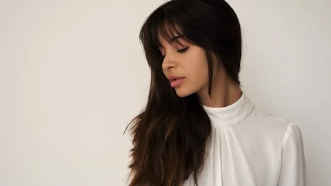 Smiling babe in studio Video stock 92578946