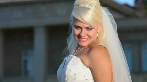 Smiling Bride Stock-Footage 22325604