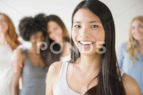 Smiling Chinese woman Stock-Fotos