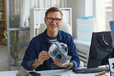 Smiling Man Developing VR Software 库存照片