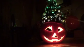 Smiling pumpkin in the night Stock Footage 85843231