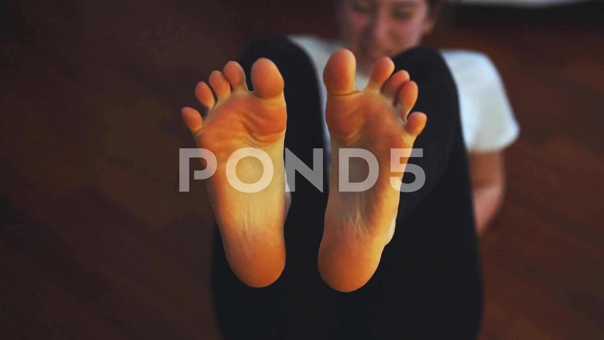 girl preteen soles Dreamstime.com