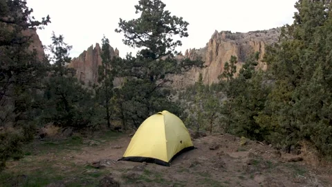 Smith Rock setting up the tent at Bivouac campsite Stock Footage 131065248