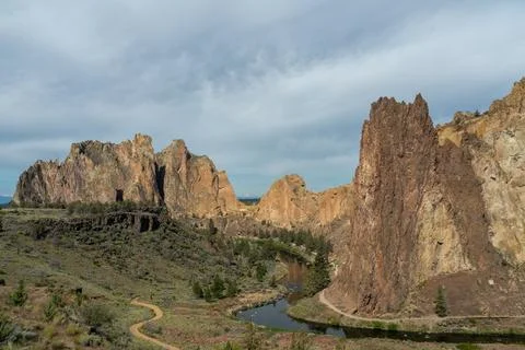 Smith Rock State Park Cliffs Over Crooked River Near Bend Oregon Stock Photos