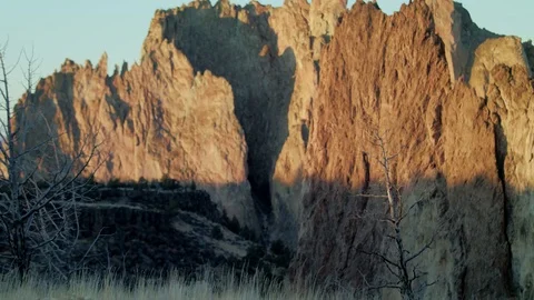 Smith Rock wall in Central Oregon, Tourist destination Video stock 83229127