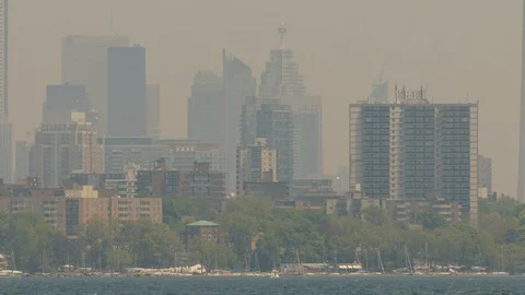 Smog over city during summer heatwave in Toronto Stock Footage 90276003