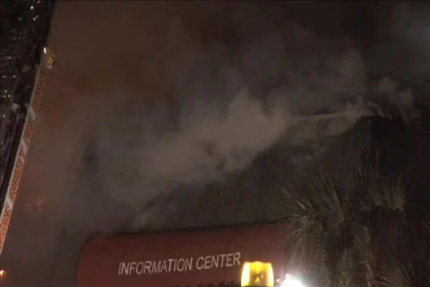 Smoke and Fire from Building Video stock 785918