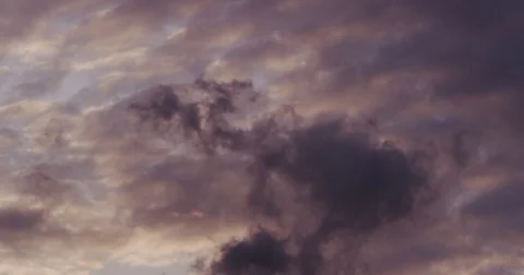 Smoke and Sky Stockbeeldmateriaal 76039044