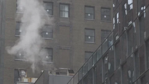 Smoke in the buildings 스톡 동영상 87765110