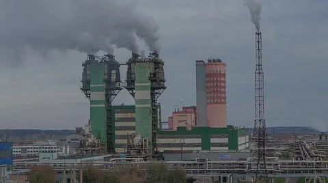 The smoke from the chimneys of the plant 스톡 동영상 58078742