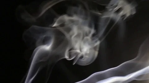 Smoke of cigarettes Vídeos de archivo 70026571