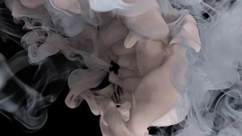 The smoke cloud is in motion. Dense smoke with swirls. Vidéo 320102051