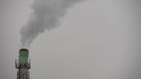 Smoke comes out of the chimneys Polluting air brick factories pipes coal mine 库存影片 334651355