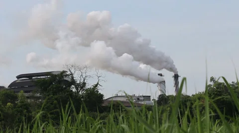 Smoke from factory Stockbeeldmateriaal 33935131
