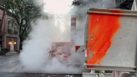 Smoke or steam from the heating system. Pipe for pressure release. Vidéo 169825087