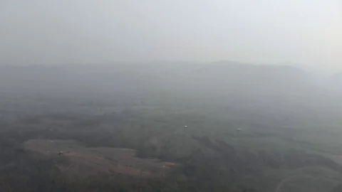 Smoke pollution problem from burning tree leave Video stock 127366852