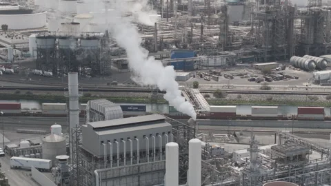 Smoke stack at the post of los angeles refinery Stock Footage 290819384