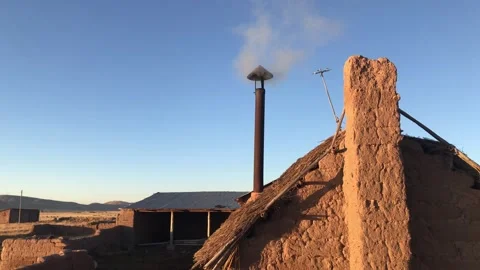Smokey Chimney in Peru Видео 296449354