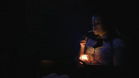 Smoking and candlelight 動画素材 68655016