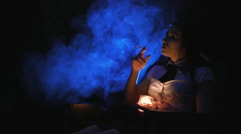 Smoking and candlelight 動画素材 68655276