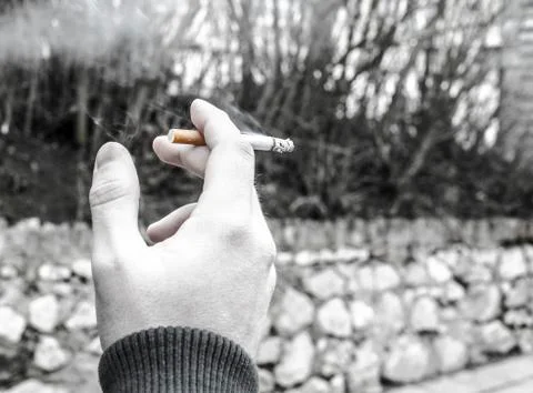 Smoking cigarette Stock-Fotos